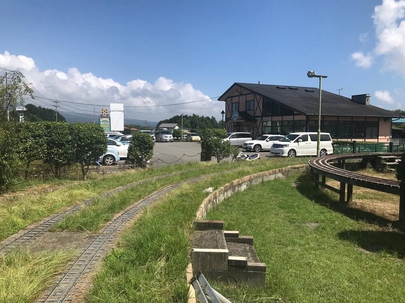 富士山の麓で開かれる定期運転会